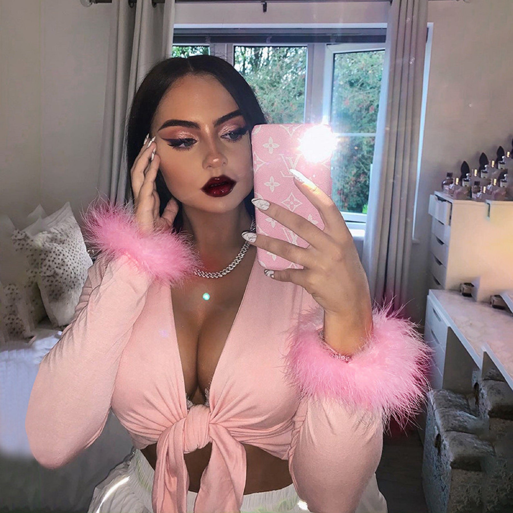 CurvesSense European and American 2024 autumn women's clothing exposed navel hair long sleeve v-neck T-shirt Short Top
